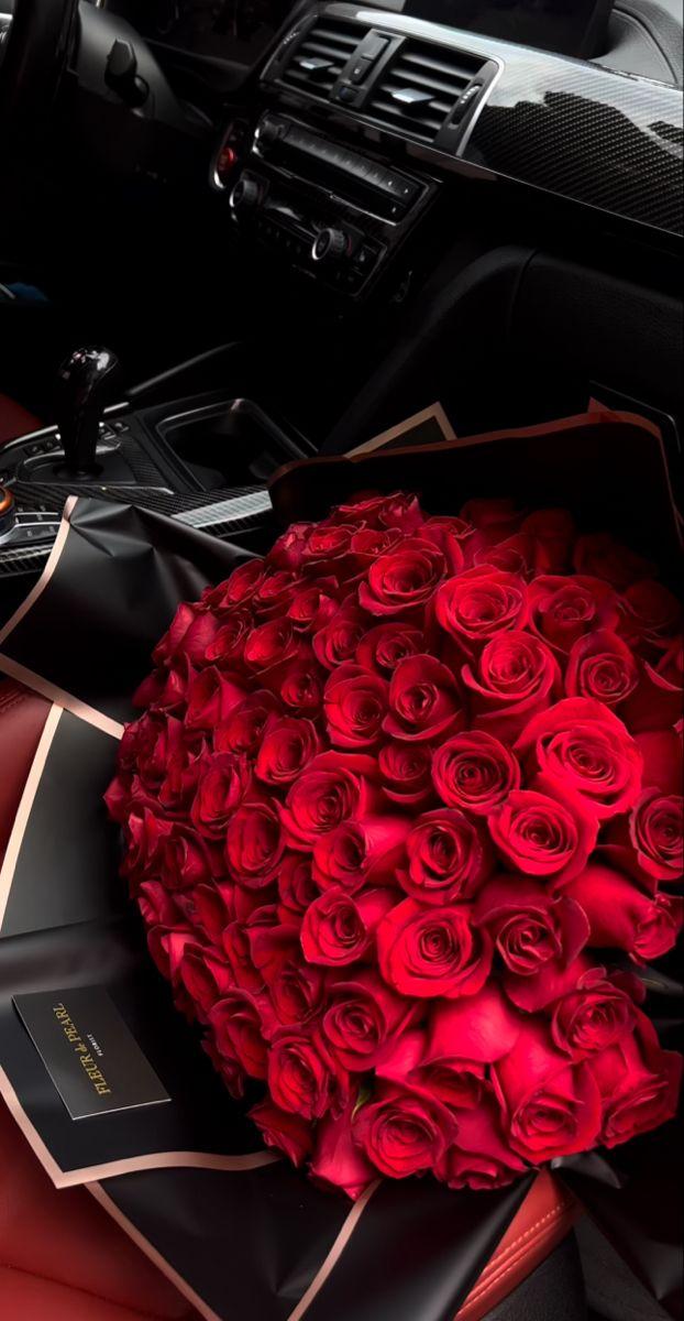 Island Cabin Pebble workshop space where corporate flower arrangements are designed and prepared for business delivery